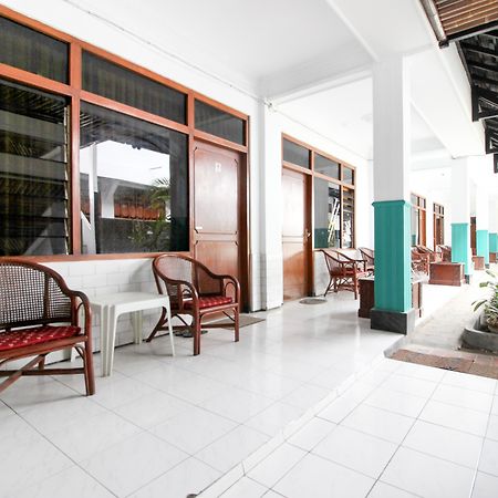 RedDoorz Plus near Alun Alun Selatan Yogyakarta Exterior foto