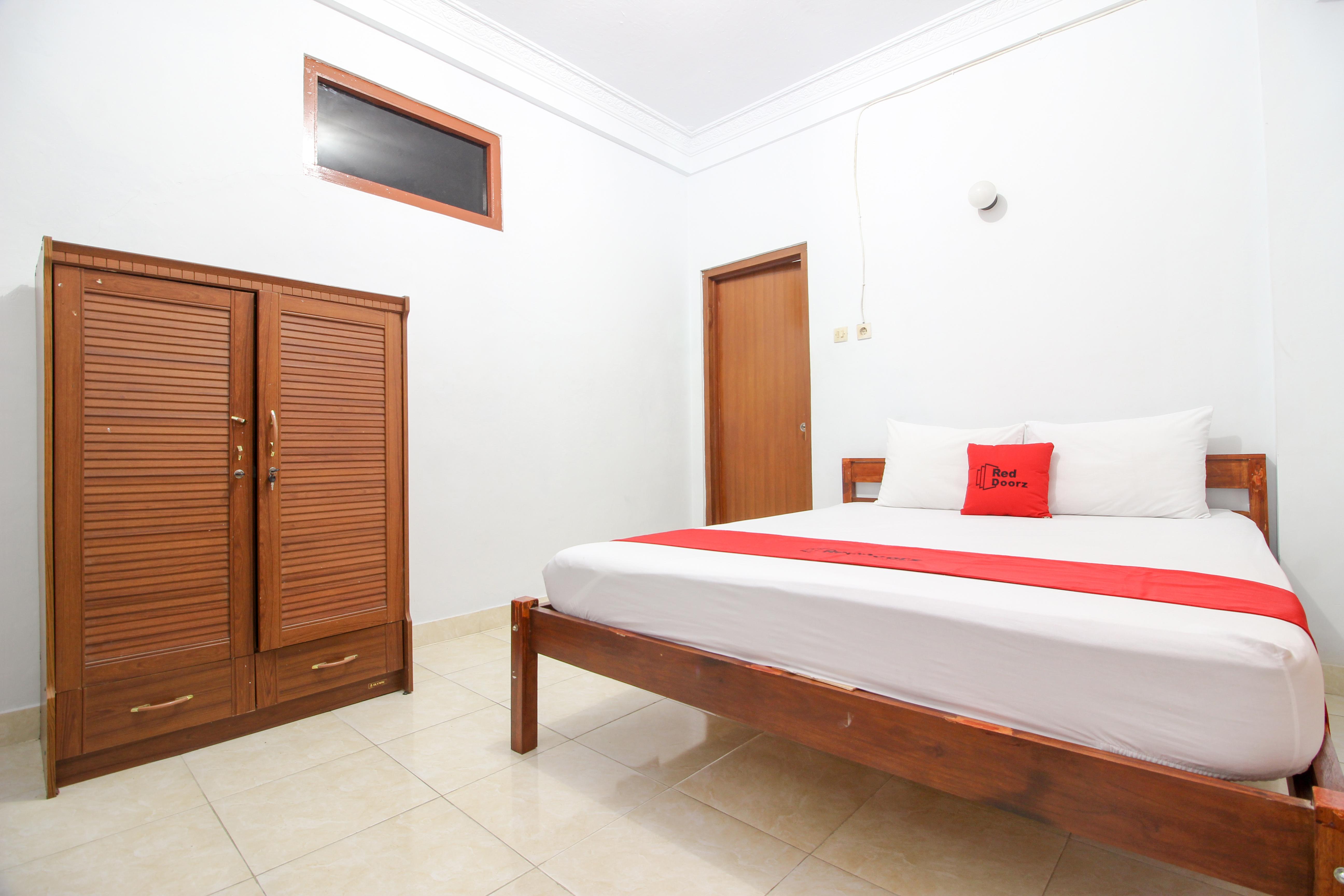 RedDoorz Plus near Alun Alun Selatan Yogyakarta Exterior foto