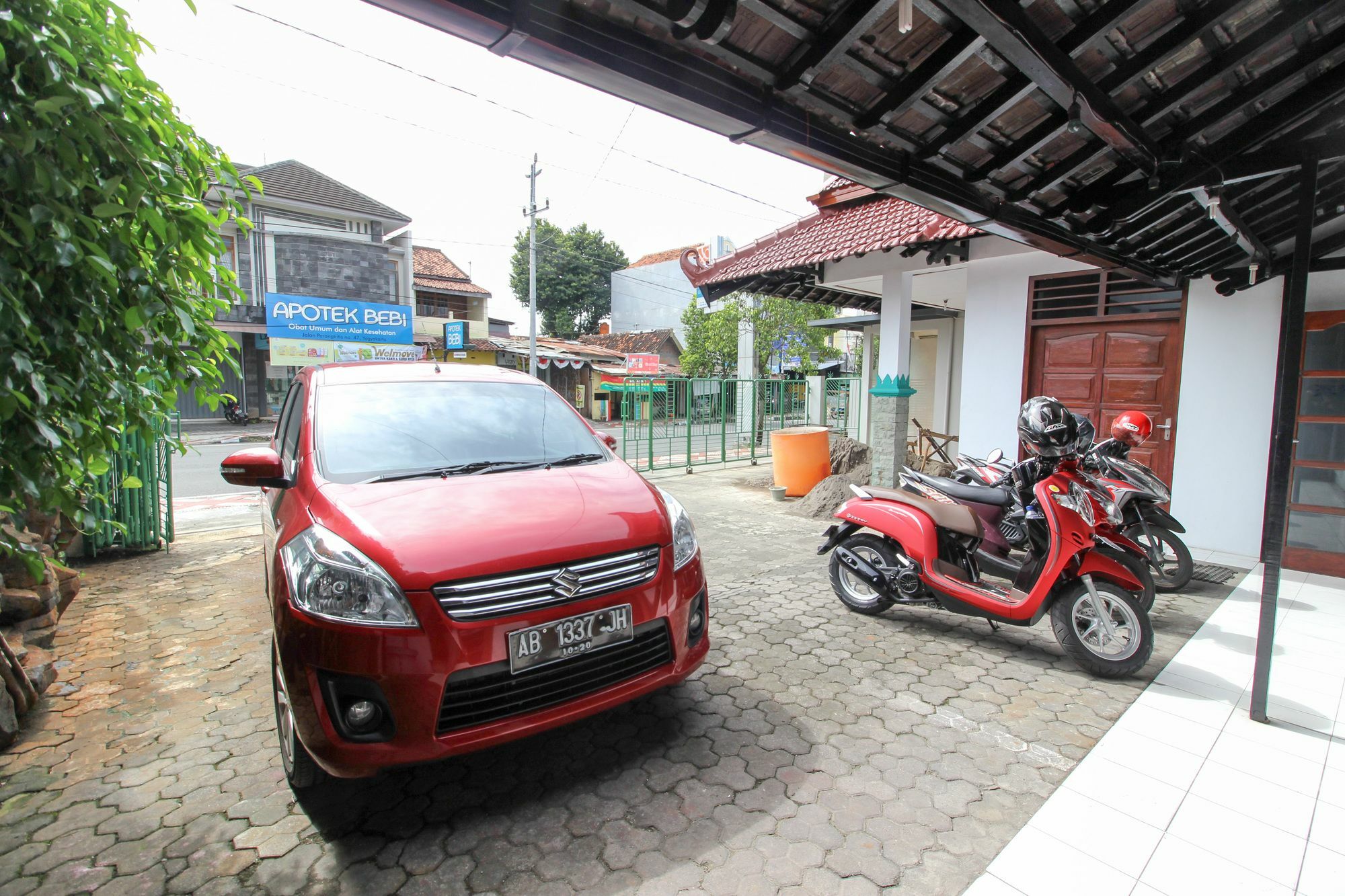RedDoorz Plus near Alun Alun Selatan Yogyakarta Exterior foto